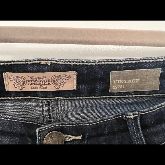 Nine West Jean Capri, Style: Vintage America, Med Wash, Size 12 - Picture 5 of 6